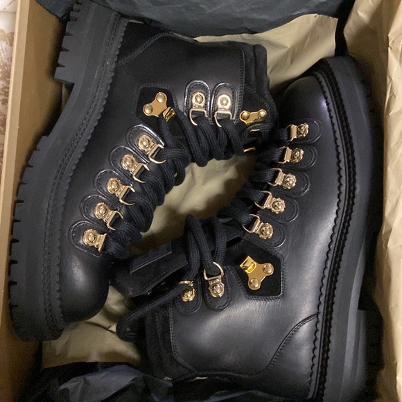 Burberry Ankle Boot - Picture 7 of 8